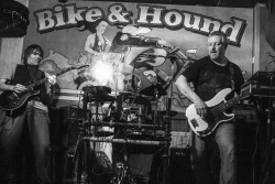 The Basics at the Bike'N'Hound - Photo by Tobias Alexander / Grey Trilby