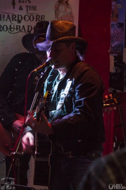 Tex and the Hardcore Troubadours at the Bike'N'Hound. Photography by Grey Trilby | Tobias Alexander